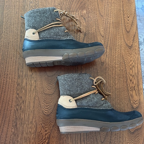 Sperry Black and Brown Boots 9.5 - Picture 6 of 10